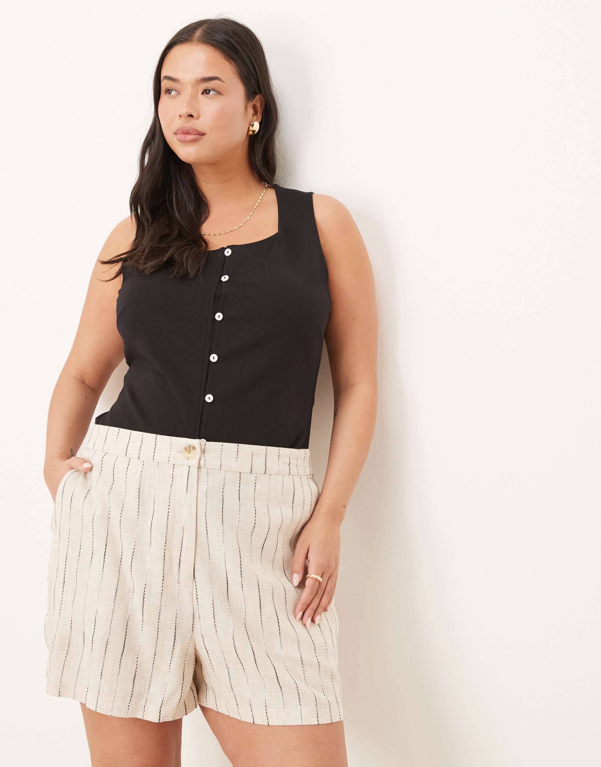 asos design curve linen relaxed dad shorts in natural squiggle stripe