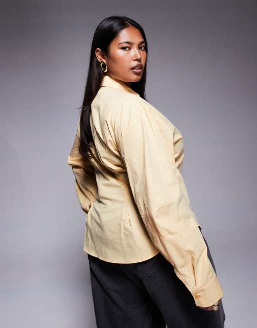 ASOS DESIGN Curve – Ljusgul skjorta i omlottdesign med cocoon-ärmar, 2 av 4