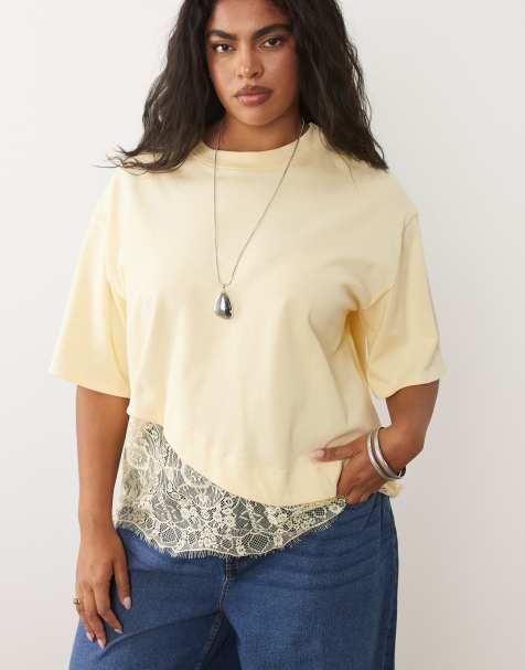 ASOS DESIGN Curve – Ljusgul t-shirt med korta ärmar och spetsfåll - view 1