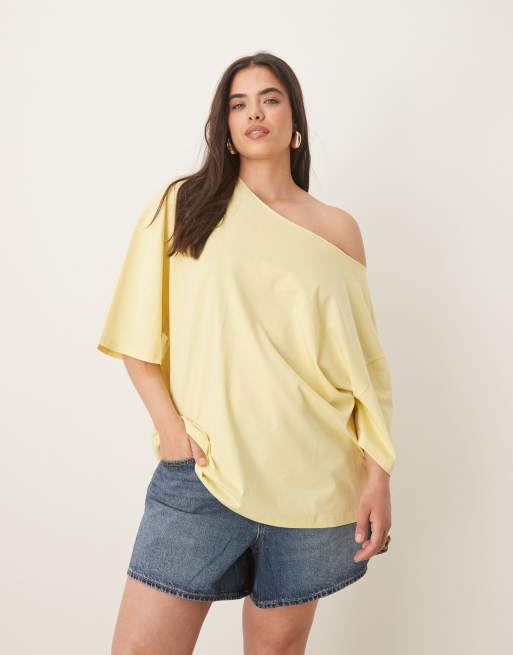 ASOS DESIGN Curve – Ljusgul, tvättad och slouchy t-shirt i oversize med bar axel
