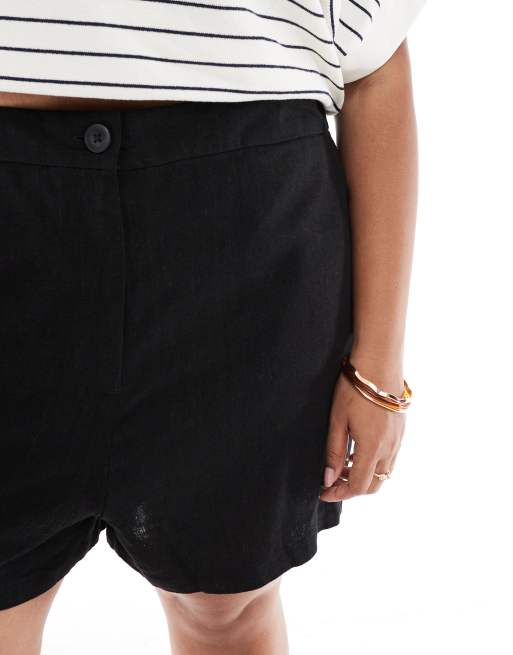 ASOS DESIGN Curve – Locker geschnittene Dad-Shorts in Schwarz mit Leinenanteil, 3 von 5