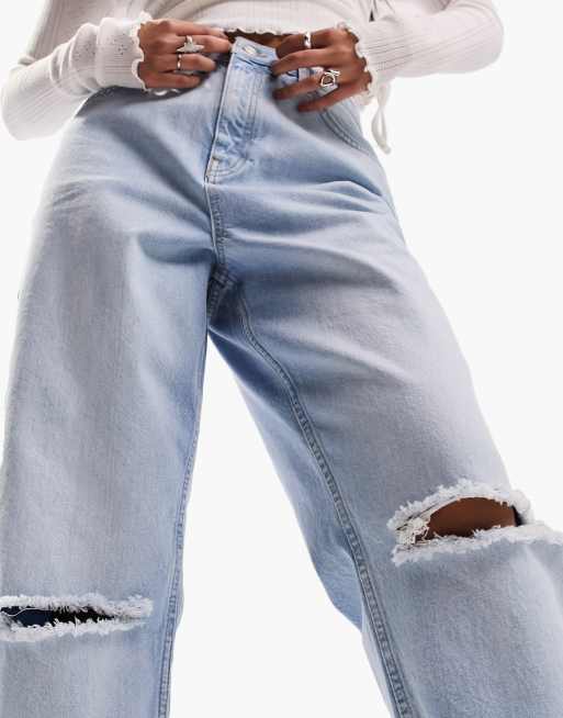 ASOS DESIGN Curve – Locker geschnittene Mom-Jeans in Hellblau mit hohem Bund und Knierissen, 4 von 5