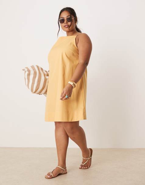 ASOS DESIGN Curve – Locker geschnittenes Minikleid in Sandgold mit U-Boot-Ausschnitt - view 1