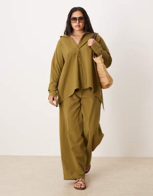 ASOS DESIGN Curve - Lockere Hose aus Seersucker in Olivgrün mit elastischem Bund, Kombiteil