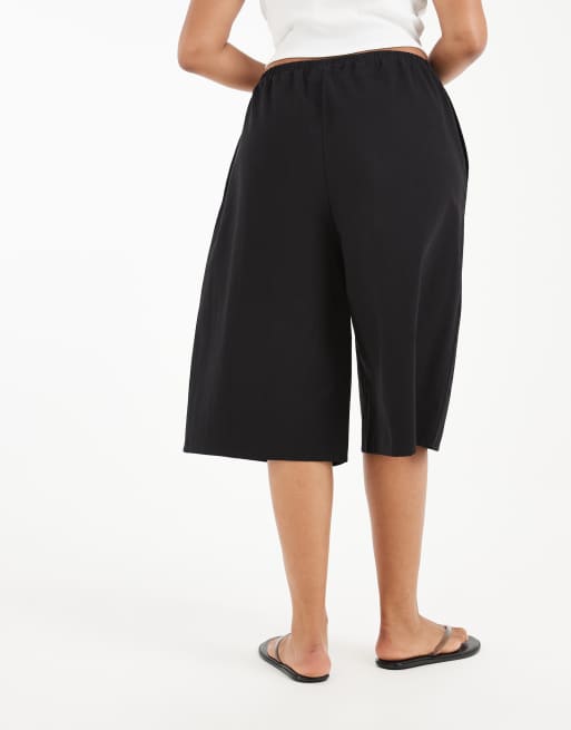 ASOS DESIGN Curve long line bermuda short in black linen, 3 of 5