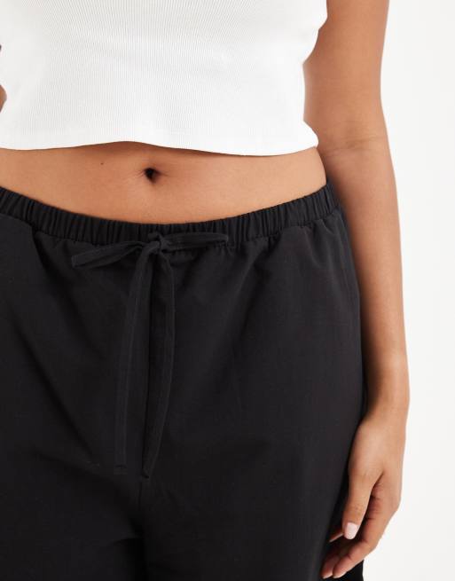 ASOS DESIGN Curve long line bermuda short in black linen, 4 of 5