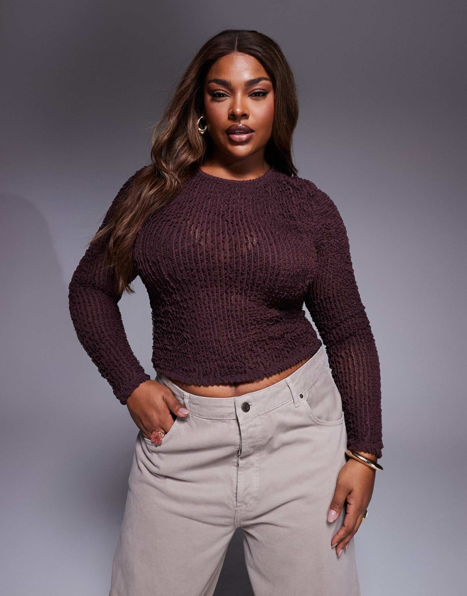Топ ASOS DESIGN Curve с длинными рукавами и текстурированными оборками коричневого цвета