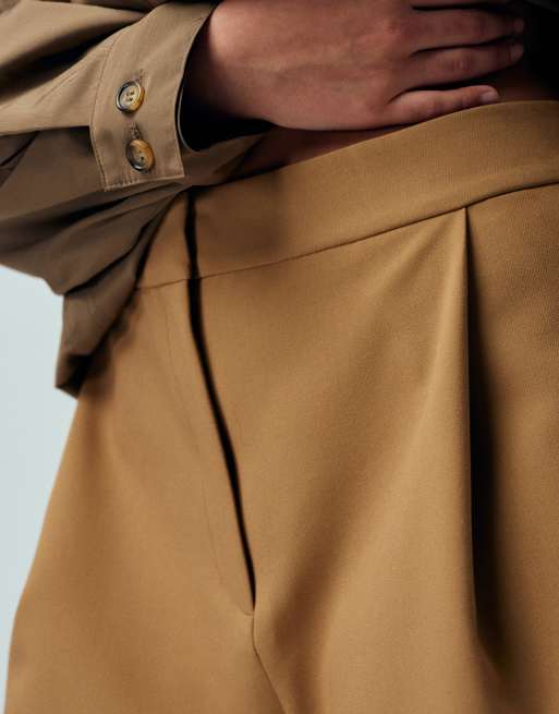 ASOS DESIGN Curve longline tailored cullottes in camel, 2 of 5