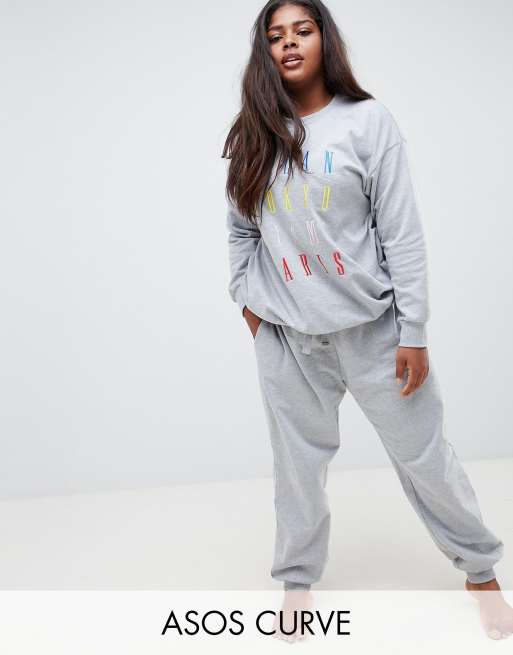 ASOS DESIGN - Curve - Lounge - Multi city - Oversized sweattop en oversized joggingbroek, 3 van 3