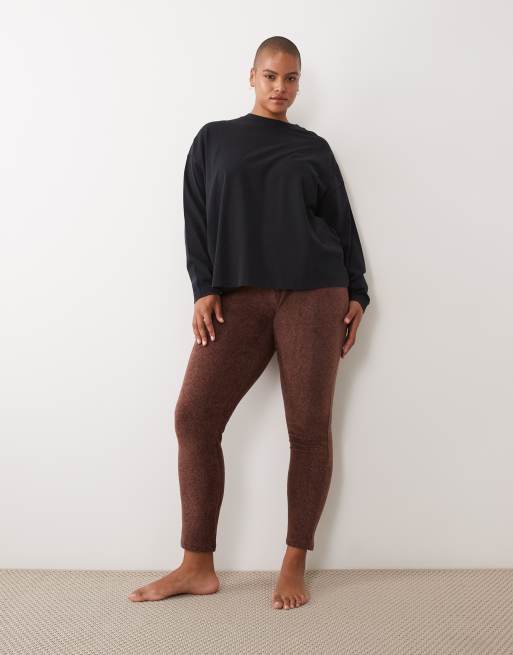 ASOS DESIGN Curve lounge mix & match lichte fleece legging in donkerbruin, 2 van 5