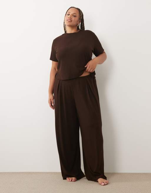 ASOS DESIGN Curve lounge mix & match lounge rib oversized pyjama tee with side split in chocolate, 3 of 4