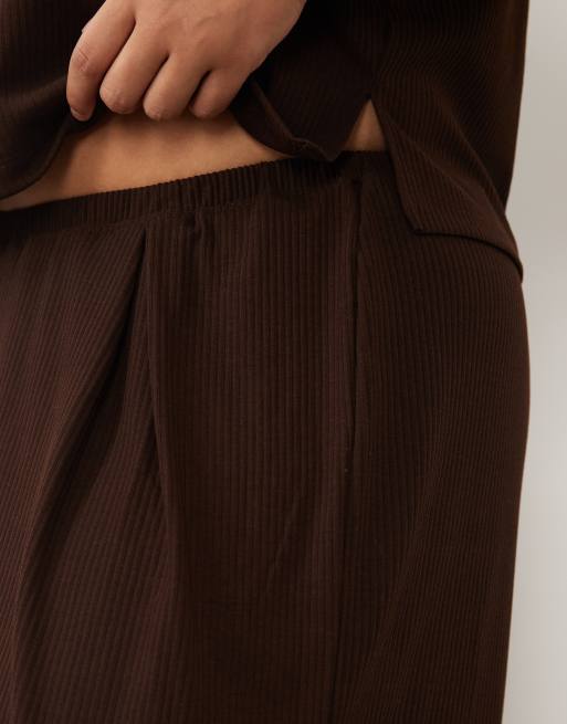 ASOS DESIGN Curve lounge mix & match rib wide leg pyjama bottom in chocolate, 4 of 5