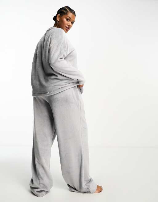 ASOS DESIGN Curve lounge super soft fleece sweat & pants set in gray