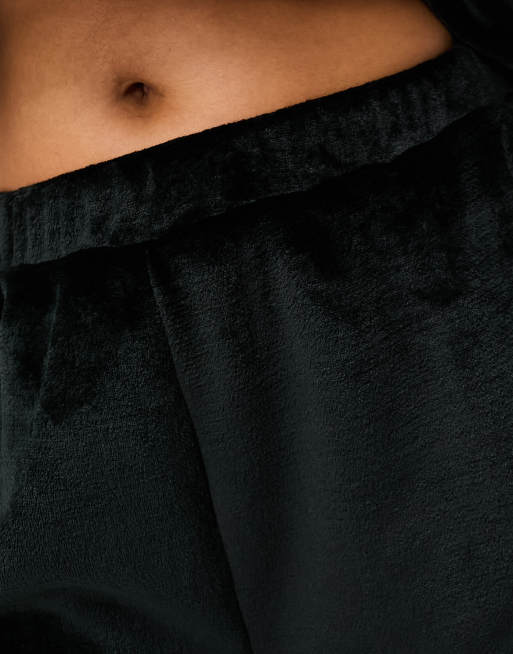 ASOS DESIGN Curve lounge super soft fleece zip up sweat & jogger set in black, 3 of 4
