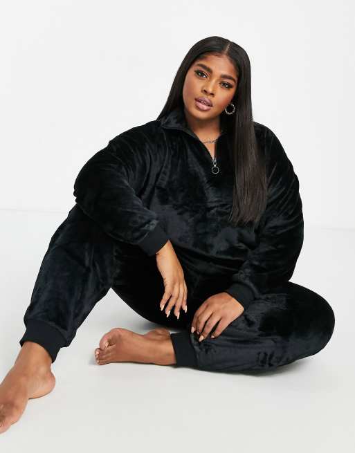 ASOS DESIGN Curve lounge super soft sweatshirt & sweatpants set in black, 4 of 4