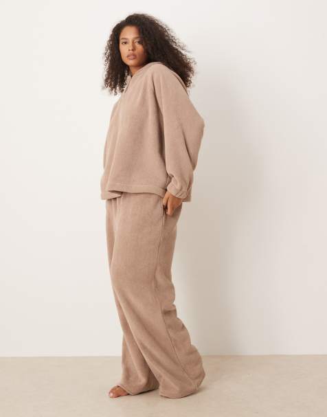 ASOS DESIGN Curve - Loungeset van microfleece in taupe - view 1