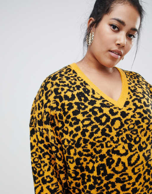 ASOS DESIGN Curve - Maglione con scollo a V e stampa animalier, 3 di 4