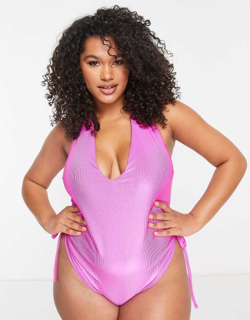 ASOS DESIGN Curve - Maillot 1 pièce ajustable à dos nu en satin côtelé effet miroir - Rose vif, 3 de 4