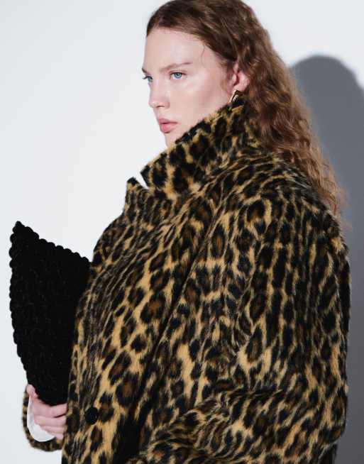 ASOS DESIGN Curve manteau long en fausse fourrure à imprimé léopard, 3 de 4