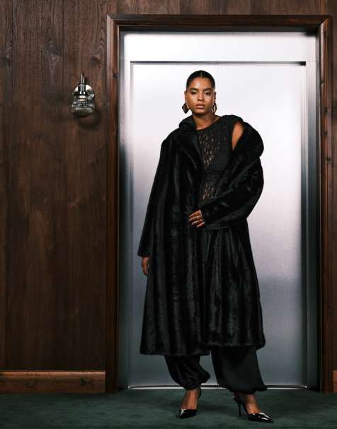 ASOS DESIGN Curve - Manteau long en fausse fourrure - Noir - view 1