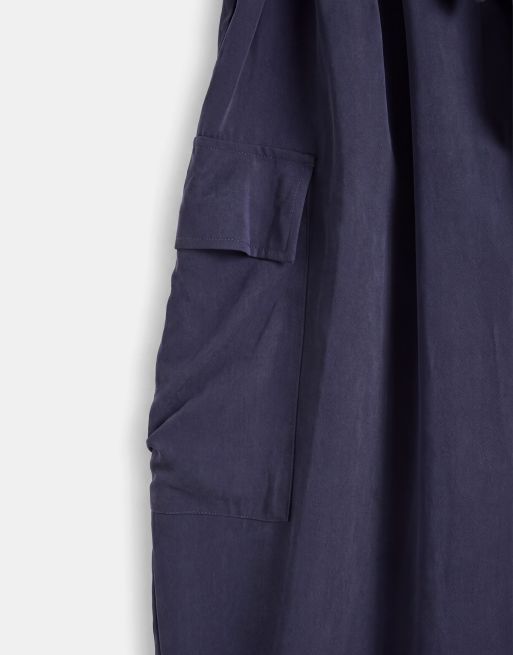 ASOS DESIGN Curve – Marinblå, mjuka cargobyxor med ballongben och skärp, 9 av 9