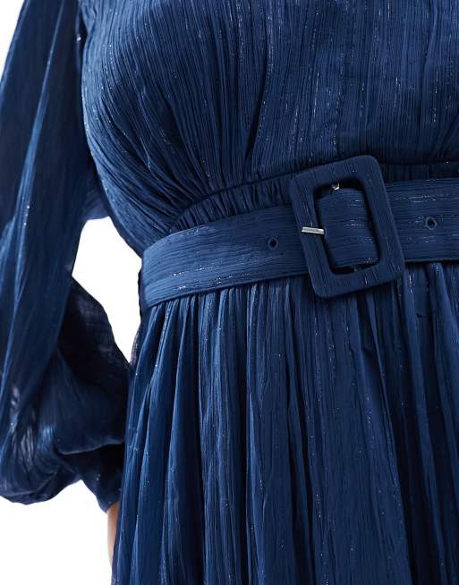 ASOS DESIGN Curve – Marinblå veckad maxiklänning med djup urringning och v-ringning baktill, 3 av 4
