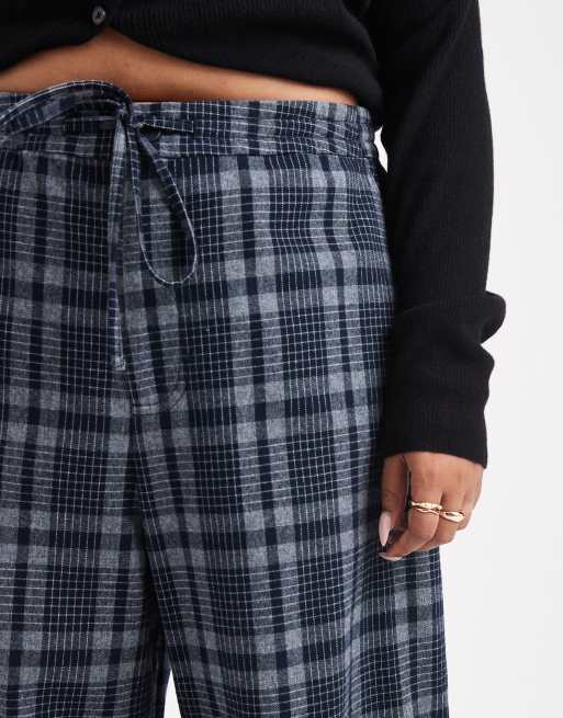 ASOS DESIGN Curve - Marineblå børstede ternede bukser med brede ben og bindebånd i talje, 4 af 5
