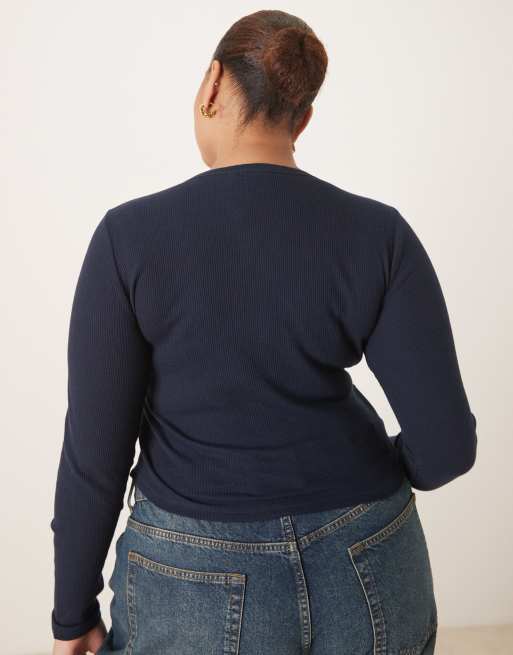 ASOS DESIGN Curve - Marineblå krympet langærmet henley-T-shirt med vaffeltekstur, 4 af 4