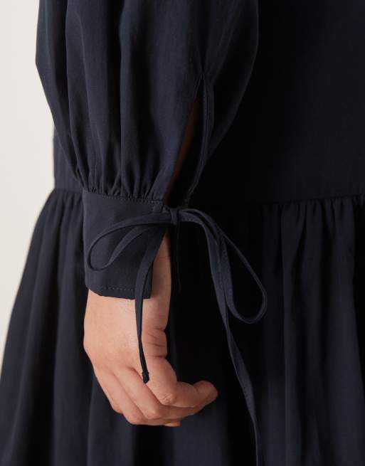 ASOS DESIGN Curve - Marineblå langærmet maxi-skjortekjole med bindebåndsdetaljer, 4 af 4