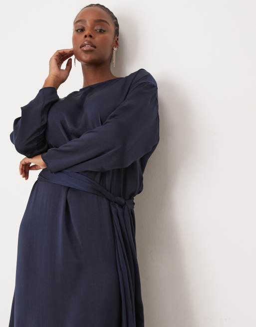 ASOS DESIGN Curve - Marineblå maxikjole med bindedetaljer og lange ærmer i satin, 2 af 4