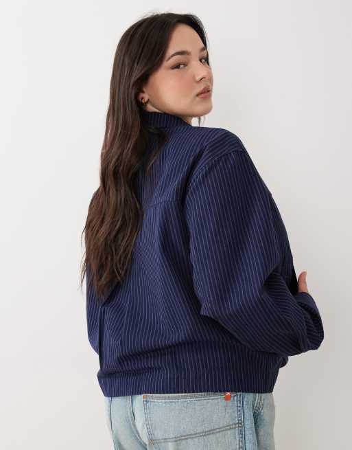 ASOS DESIGN Curve - Marineblå stribet jakke med lynlås og krave, 3 af 4