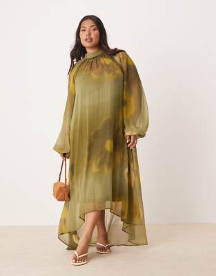 ASOS DESIGN Curve - Maxi-Hängerkleid mit gebundenem Ausschnitt, nach hinten abfallendem Saum und verschwommenem Oversize...