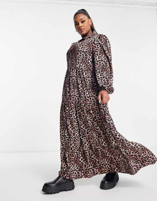 ASOS DESIGN Curve Maxi Hemdblusenkleid mit Biesen und Tierfellmuster