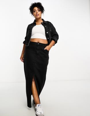 ASOS DESIGN Curve - Maxi-Jeansrock in verwaschenem Schwarz mit Schlitz am Saum