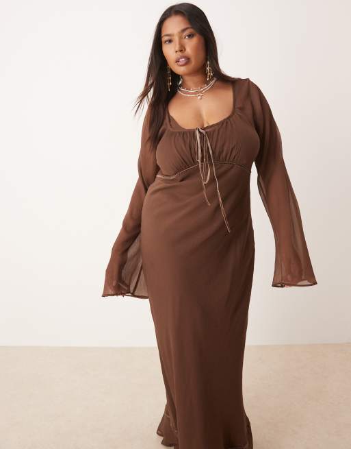 ASOS DESIGN Curve - Maxi-jurk met lange mouwen en gerimpelde buste in chocoladebruin, 3 van 4