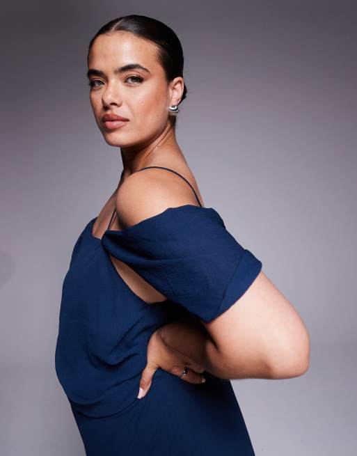 ASOS DESIGN Curve - Maxi jurk van chiffon met gedrapeerde voorkant in marineblauw, 3 van 4