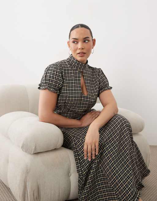 ASOS DESIGN Curve maxi tea dress with ruffle hem in brown check, 2 of 4