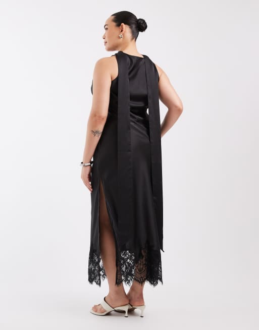 ASOS DESIGN Curve maxikjole i satin med dyb rund hals, lige snit, blondekant og tørklæde i sort, 3 af 4