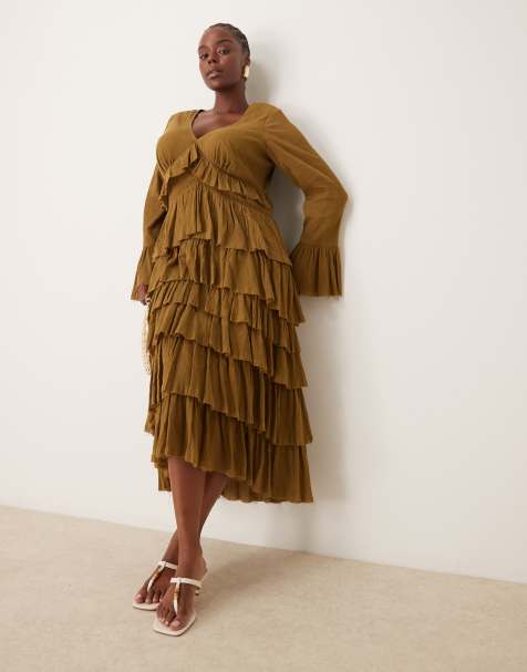 ASOS DESIGN Curve – Maxikleid in Oliv mit gestuftem Rock, V-Ausschnitt und Spitzendetail - view 1