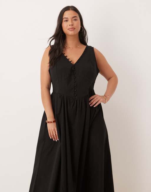 ASOS DESIGN Curve – Maxikleid in Schwarz mit V-Ausschnitt, Knopfleiste und tiefer Taille, 4 von 4