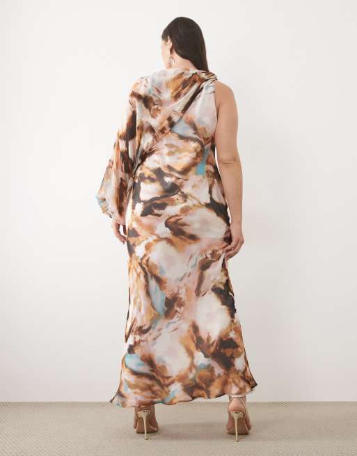 ASOS DESIGN Curve – Maxikleid mit drapiertem Ärmel, Schrägschnitt und abstraktem Muster in Braun und Blau, 3 von 4