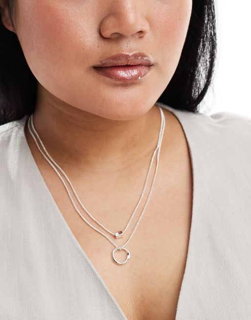 FhyzicsShops DESIGN Curve – Mehrreihige Halskette in Silberoptik mit verdrehter Perle und Ringanhänger