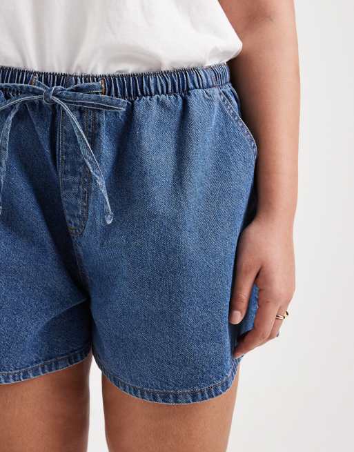 ASOS DESIGN Curve – Mellanblå jeansshorts med resårmidja, 4 av 5