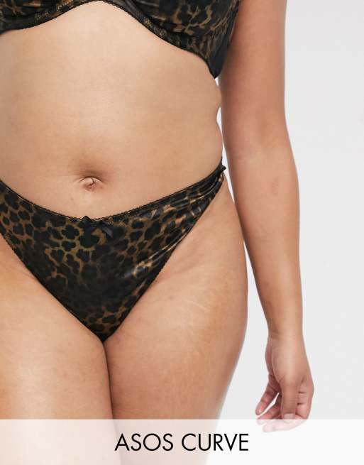 ASOS DESIGN Fuller Bust - Mia - Diepuitgesneden beugelbeha met vulling en string met satijnen dierenprint, 3 van 3