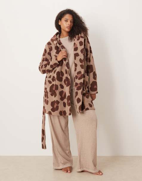 ASOS DESIGN Curve microfleece mini robe in leopard print - view 1
