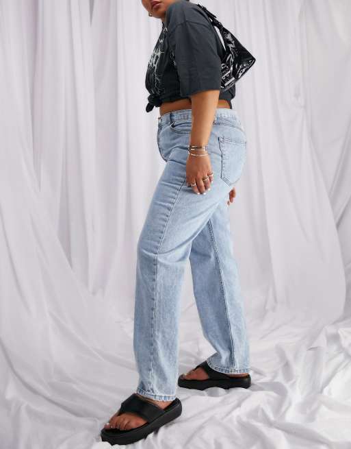 ASOS DESIGN Curve mid rise 90s straight leg jeans in vintage lightwash, 3 of 4