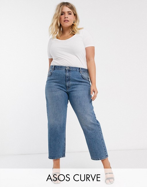 ASOS DESIGN Curve mid rise 'off duty' straight leg jeans in mid vintage wash