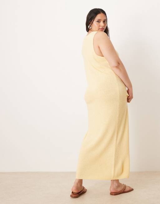 ASOS DESIGN Curve – Midaxi-Kleid aus Strukturstrick in Buttermilchgelb mit U-Ausschnitt, 4 von 4