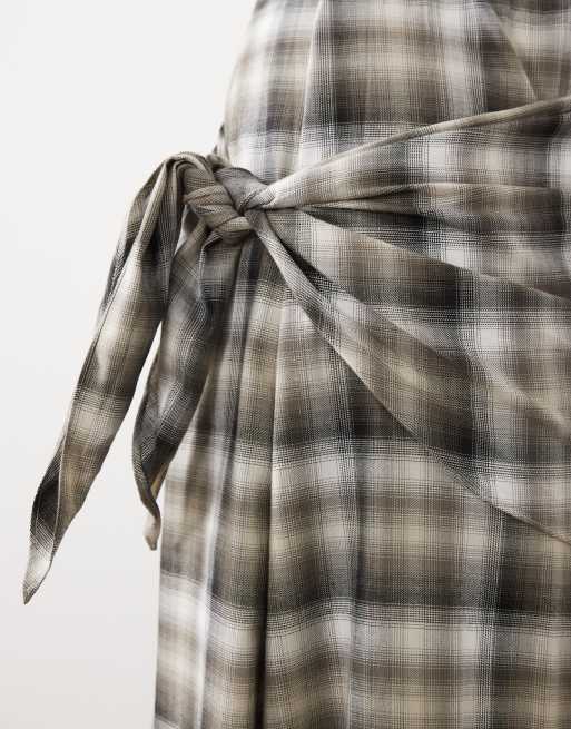 ASOS DESIGN Curve midi check shirt with scarf wrap in tan check, 3 of 4