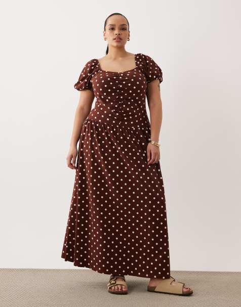 ASOS DESIGN Curve – Midi-Freizeitkleid in Schokobraun mit geraffter Vorderseite und Polka Dots - view 1